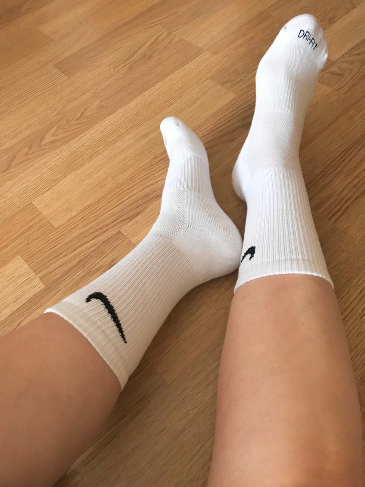 Nike Dri-FIT Yarım Dolgulu Beyaz Çorap kullanılmış - Görsel 2