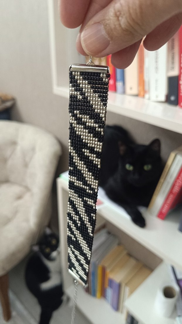 Siyah-Gümüş renkte Kaplan Desenli Boncuklu Kadın Bileklik - Görsel 2