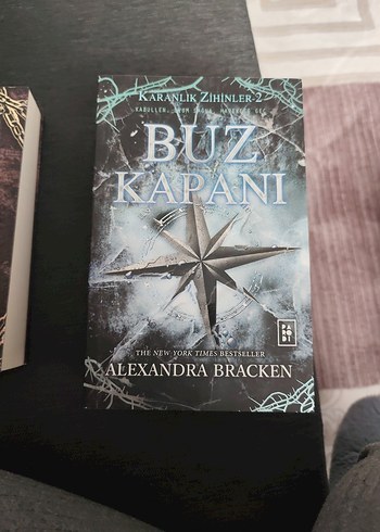 Alexandra Bracken Üçlemesi Roman Seti - Görsel 3