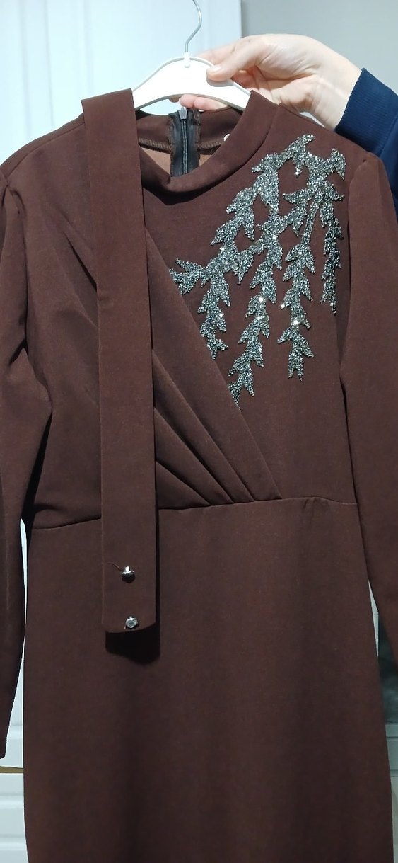 Drapeli Uzun Kollu Kahverengi Abiye Elbise - Görsel 4