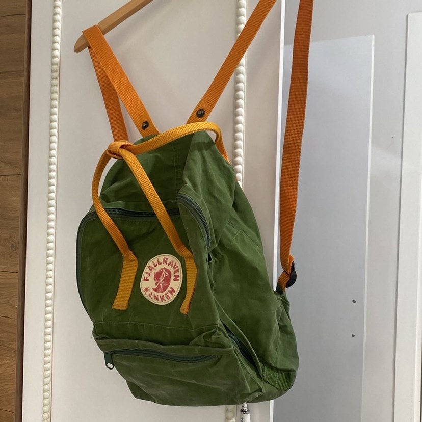 Yeşil Süet Sırt Çantası, Tokalı, Baskılı - Görsel 2