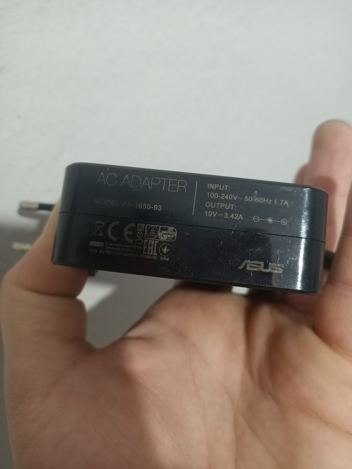 Siyah ASUS Şarj Adaptörü - Görsel 2