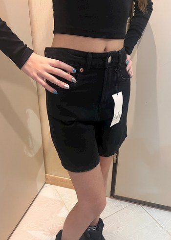 Zara XS Siyah Mini Denim Şort - Görsel 2
