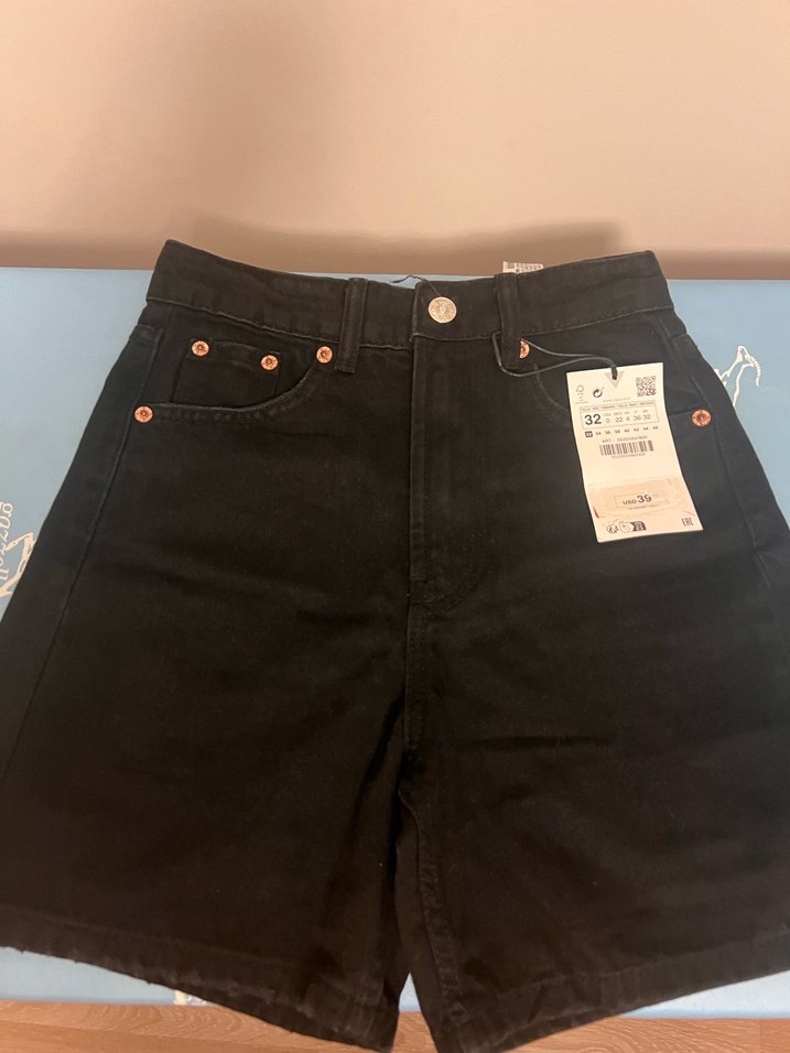 Zara XS Siyah Mini Denim Şort - Görsel 4