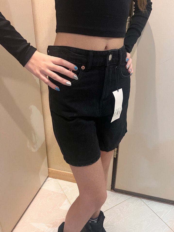 Zara XS Siyah Mini Denim Şort - Görsel 2