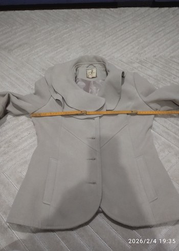 Bej Düğmeli Kısa Kadın Kaban - Görsel 12