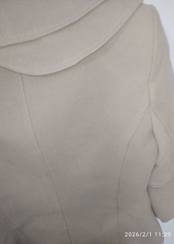 Bej Düğmeli Kısa Kadın Kaban - Görsel 9