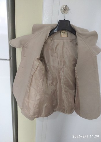 Bej Düğmeli Kısa Kadın Kaban - Görsel 5