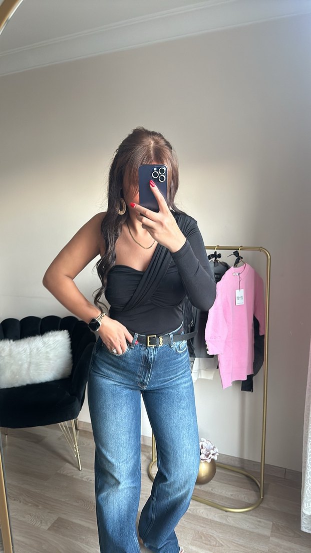 Siyah Tek Kollu Biritli Bluz - Görsel 3