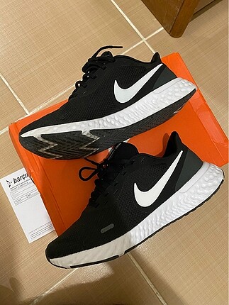 Nike revolution 5 42 no 2 kere giydim