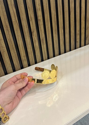 Altın kaplama taç özel günlerde  kullanılır  - Görsel 2