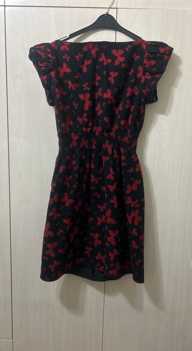 Kısa Kollu Kırmızı Desenli Gotik Elbise - Görsel 3