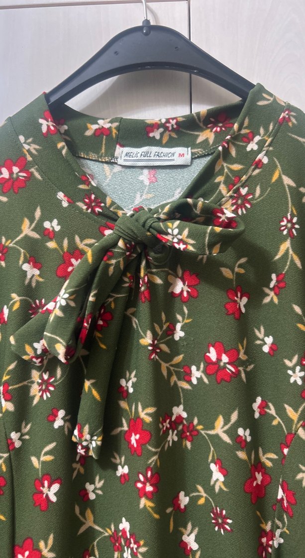 Koyu Haki Çiçek Desenli Uzun Pilili Elbise - Görsel 2