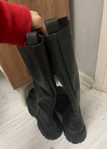 Kadın Siyah Dizüstü Lastik Bot - Görsel 2