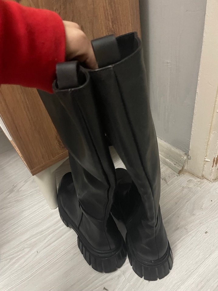 Kadın Siyah Dizüstü Lastik Bot - Görsel 2