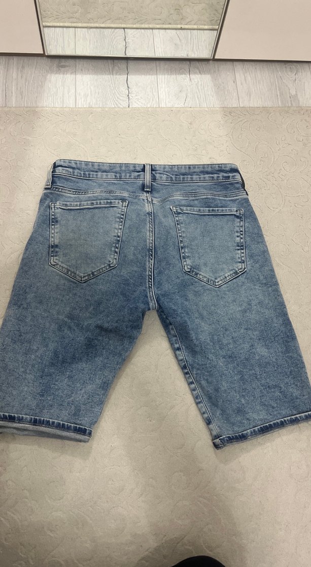 Gri Mavi Batik Desenli Rahat Kesim Kot Şort - Görsel 2