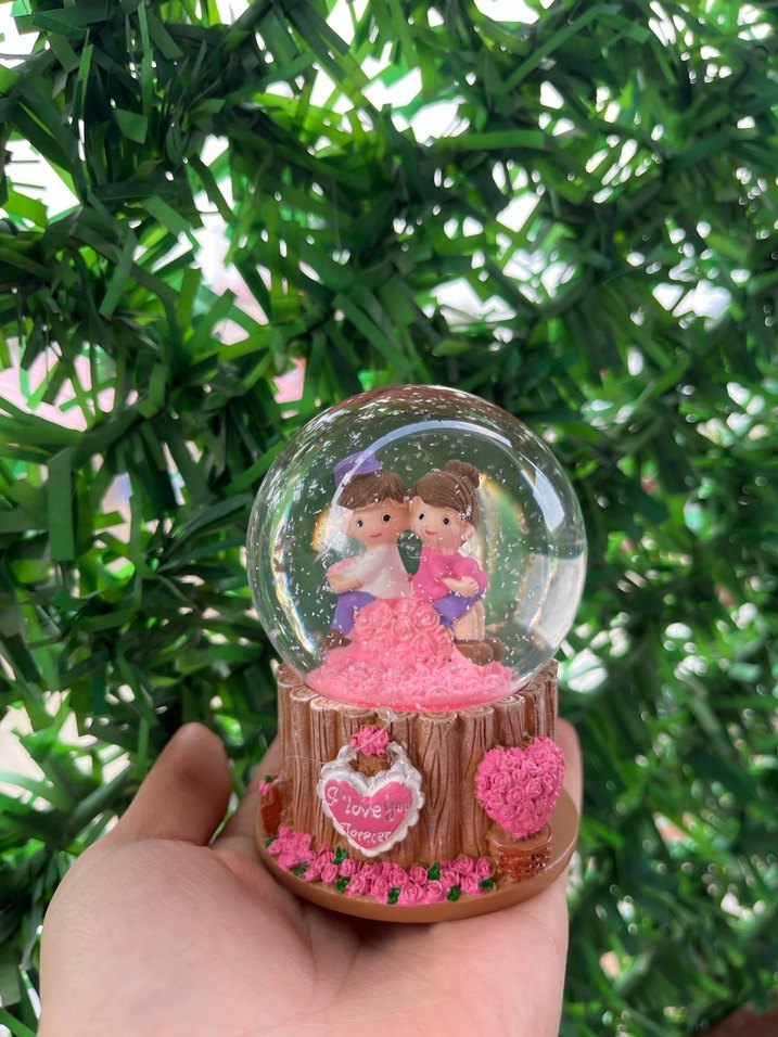 Renkli Pembe Aşıklar Kar Küresi Biblosu - Görsel 2