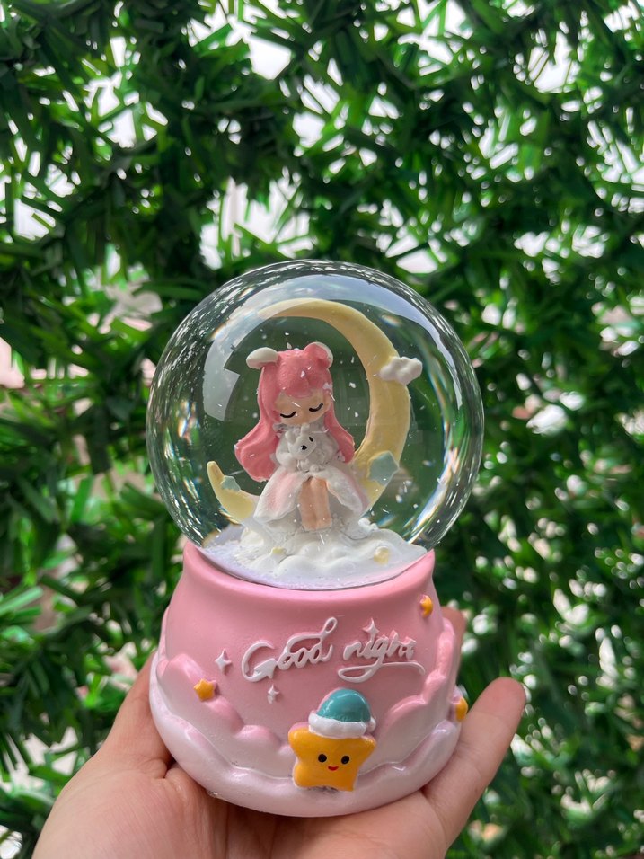 Pembe Ay ve Kız Figürlü Kar Küresi - Görsel 3