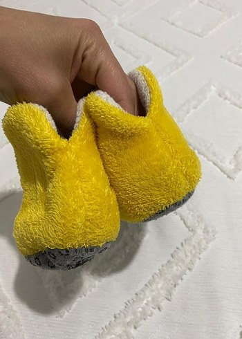 Nakışlı Sarı Kız Çocuk Ev Terliği - Görsel 3