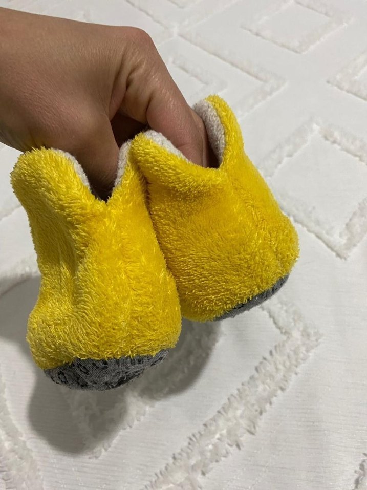 Nakışlı Sarı Kız Çocuk Ev Terliği - Görsel 3