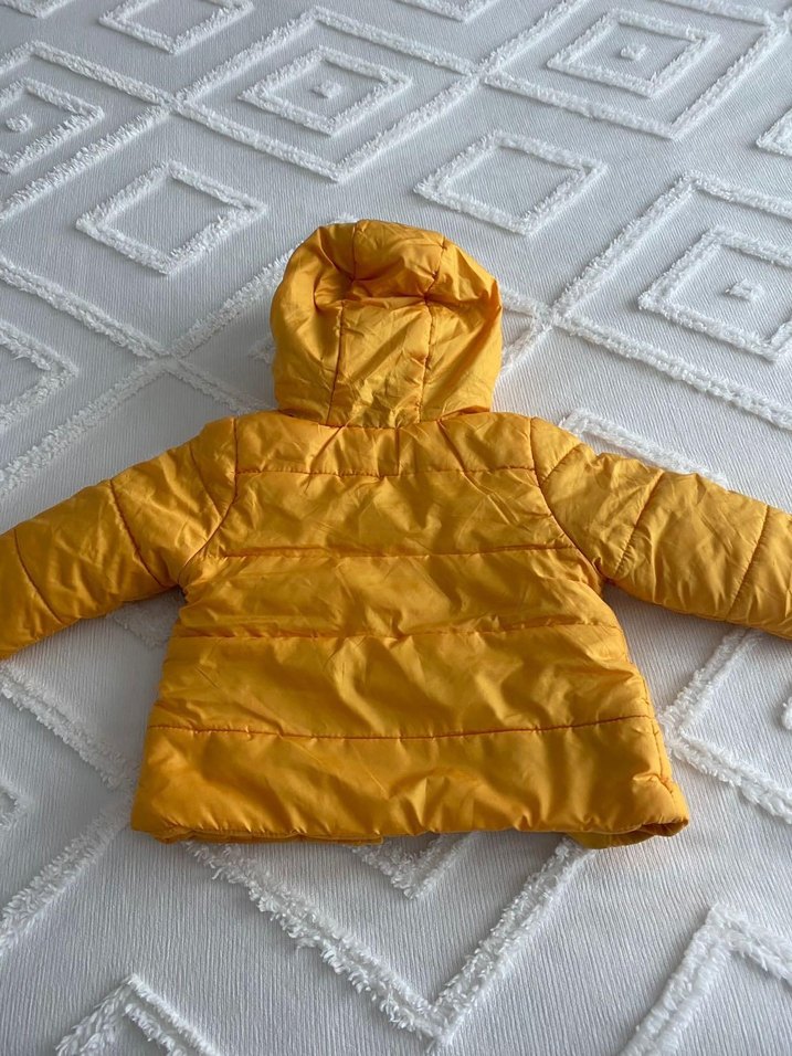 Sarı Kapüşonlu Düğmeli Erkek Çocuk Mont - Görsel 4