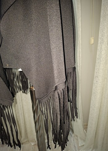 Uzun Siyah Drapeli Kolsuz Kadın Yelek - Görsel 2