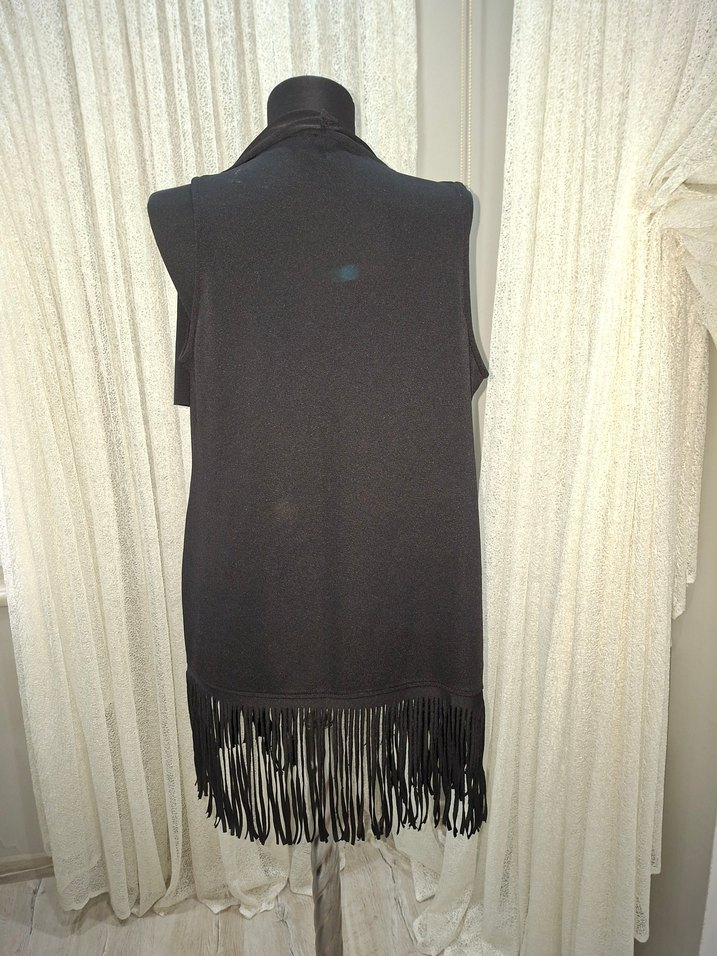 Uzun Siyah Drapeli Kolsuz Kadın Yelek - Görsel 4