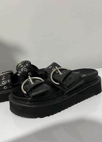 Siyah Deri Tokalı Platform Terlik - Görsel 2