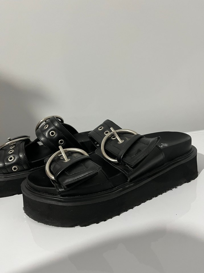 Siyah Deri Tokalı Platform Terlik - Görsel 2