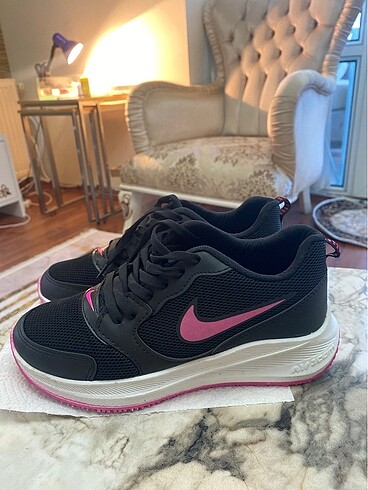 36 Beden Nike spor ayakkabı