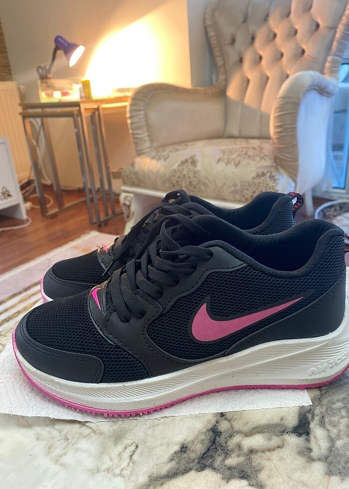 Nike spor ayakkabı - Görsel 2