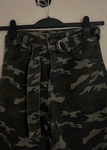 Kadın Gri Kamuflaj Kemerli Midi Pantolon - Görsel 2