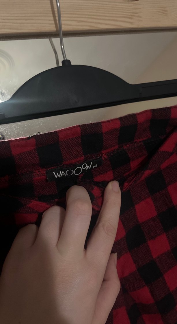 Kırmızı Kareli Düğmeli Midi Şort - Görsel 2