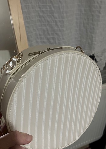 Beyaz Zincir Detaylı Deri Kadın Çanta - Görsel 3