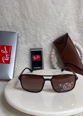 Ray Ban