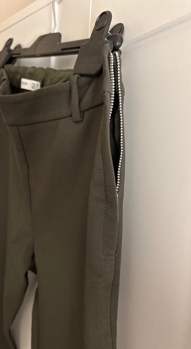 Ofis için koyu yeşil kumaş takım pantolonu - Görsel 2