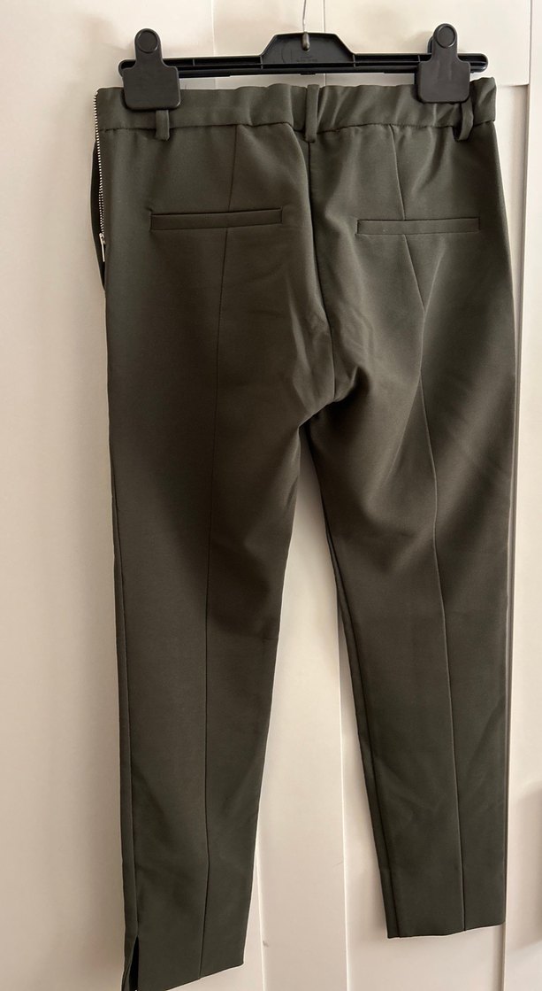 Ofis için koyu yeşil kumaş takım pantolonu - Görsel 3