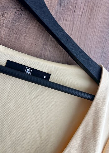 Bej Midi V Yaka Uzun Kollu Keten Elbise - Görsel 3