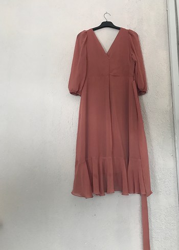 Bej Drapeli V Yakalı Uzun Kadın Abiye Elbise - Görsel 3