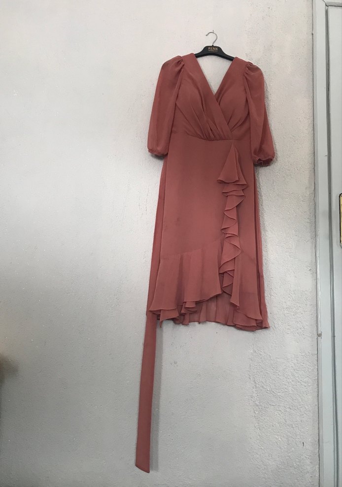 Bej Drapeli V Yakalı Uzun Kadın Abiye Elbise - Görsel 2