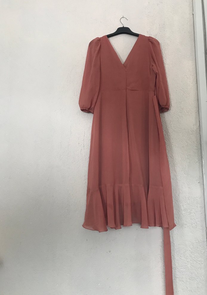 Bej Drapeli V Yakalı Uzun Kadın Abiye Elbise - Görsel 3