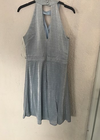 Gri Mini V Yaka Drapeli Yırtmaçlı simli abiye elbise - Görsel 3