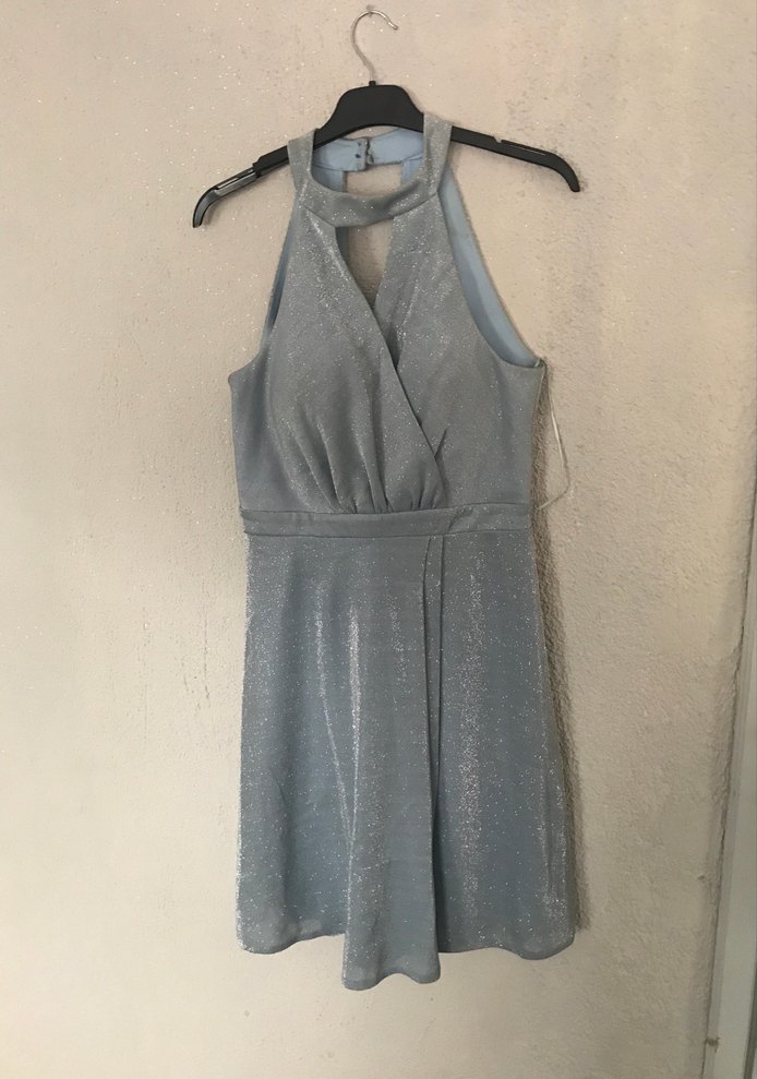 Gri Mini V Yaka Drapeli Yırtmaçlı simli abiye elbise - Görsel 2