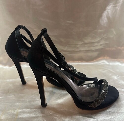 Parıltı detay siyah şık - Görsel 4