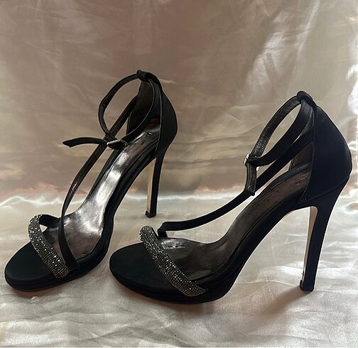 Parıltı detay siyah şık - Görsel 3