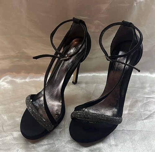 Parıltı detay siyah şık - Görsel 2