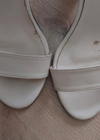 Derimod Beyaz Kadın Dolgu Topuklu Gece Ayakkabısı