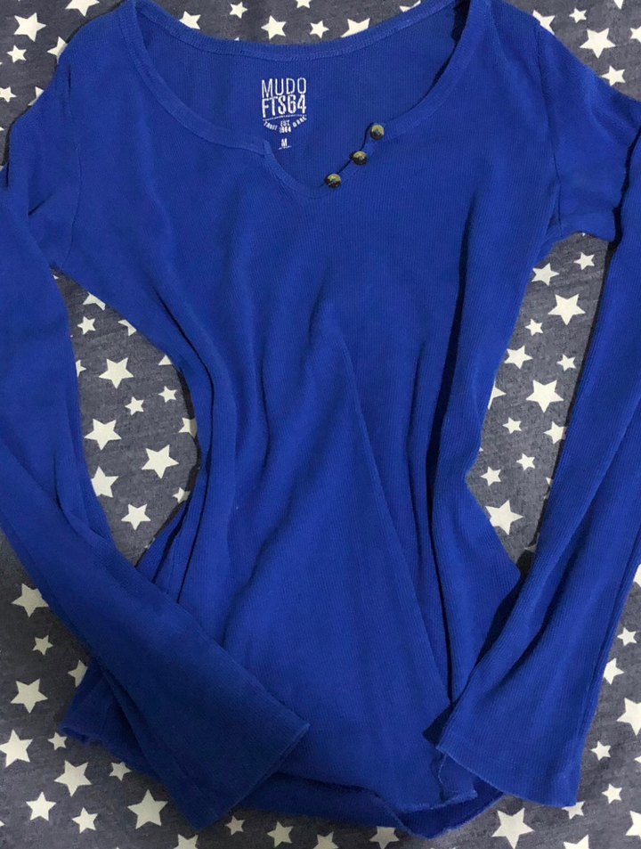 Düğmeli V Yaka Mavi Kadın bluz - Görsel 2