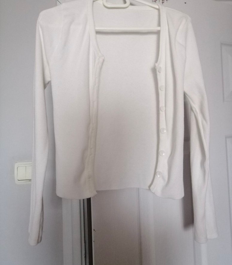 Kadın Beyaz Düğmeli Hırka - Görsel 3