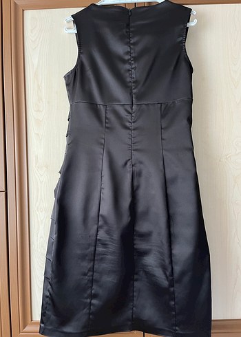 Siyah Piliseli V Yaka Midi Elbise - Görsel 2